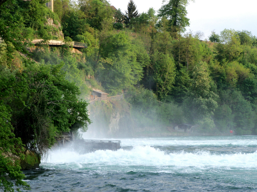 Водопад на Рейне Кантон Шаффгаузен, Швейцария