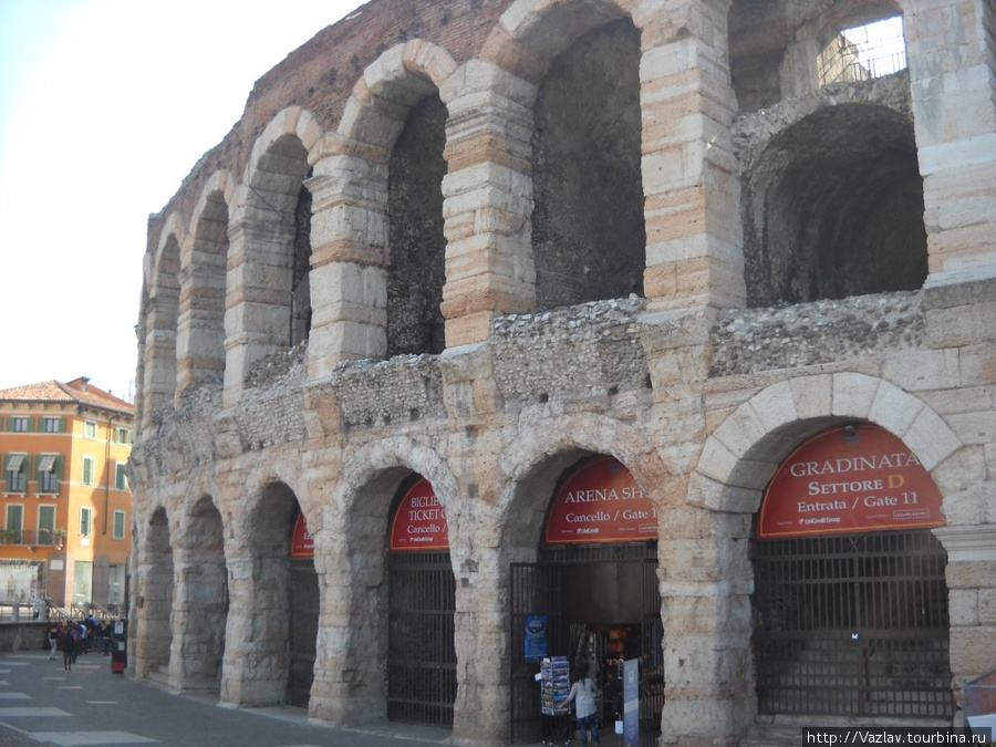 Две тысячи лет — а здание всё ещё стоит! Верона, Италия