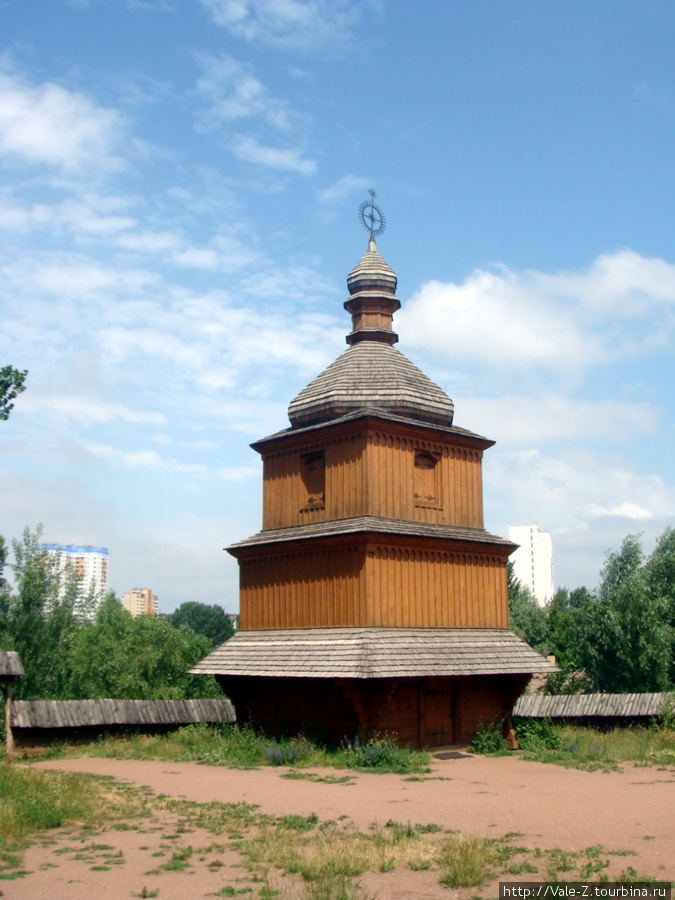 колокольня церкви Покровы Пресвятой Богородицы Киев, Украина