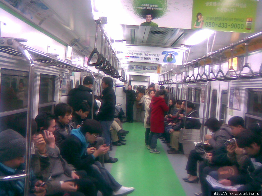 В метро. Сеул, Республика Корея