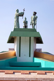 Памятник крещенным индейцам и испанским миссионерам в Кампече
