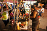 Вечером в Кампече еду готовят и продают на улице