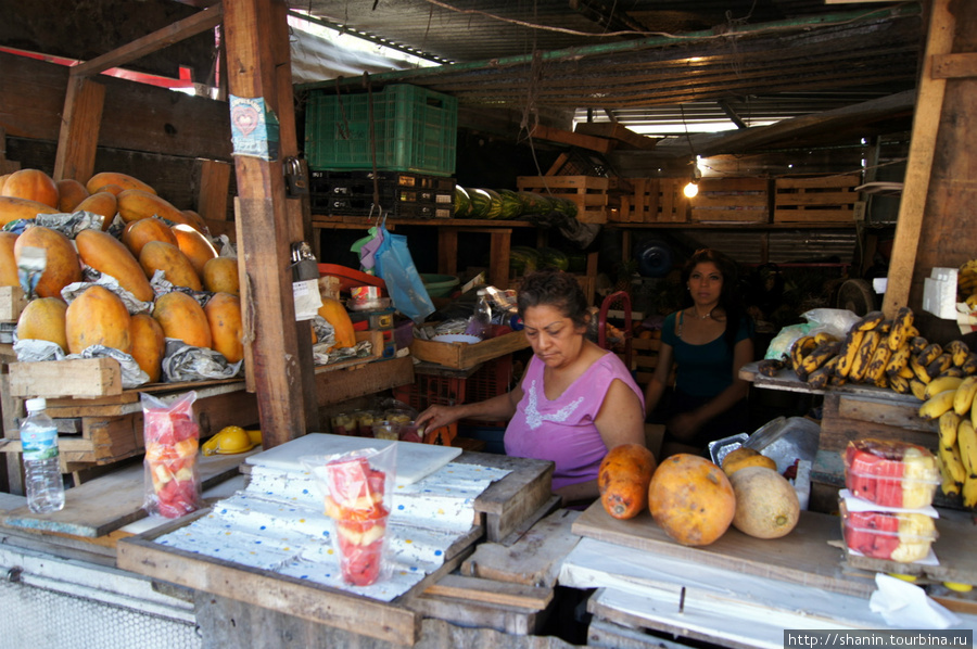 На рынке Кампече, Мексика