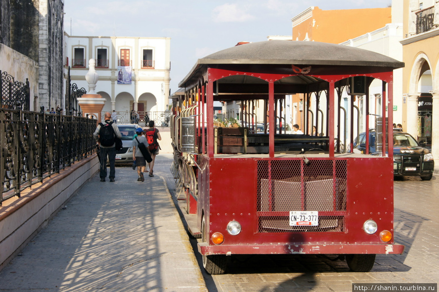 Прогулочный автобус Кампече, Мексика