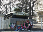 Памятник-танк в сквере Победы
