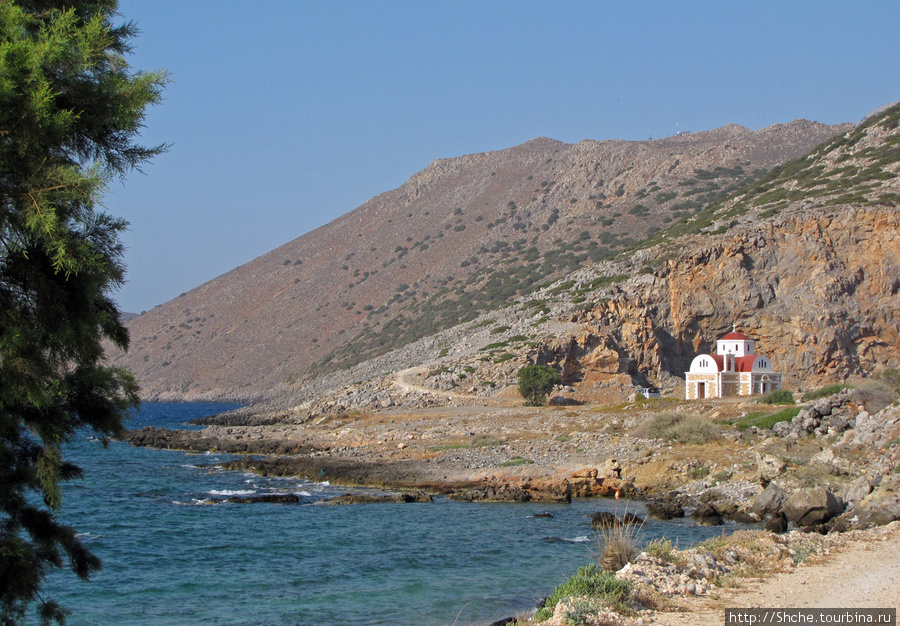 одинокостоящая на берегу церковь, приехал-помолился-искупался... Остров Крит, Греция