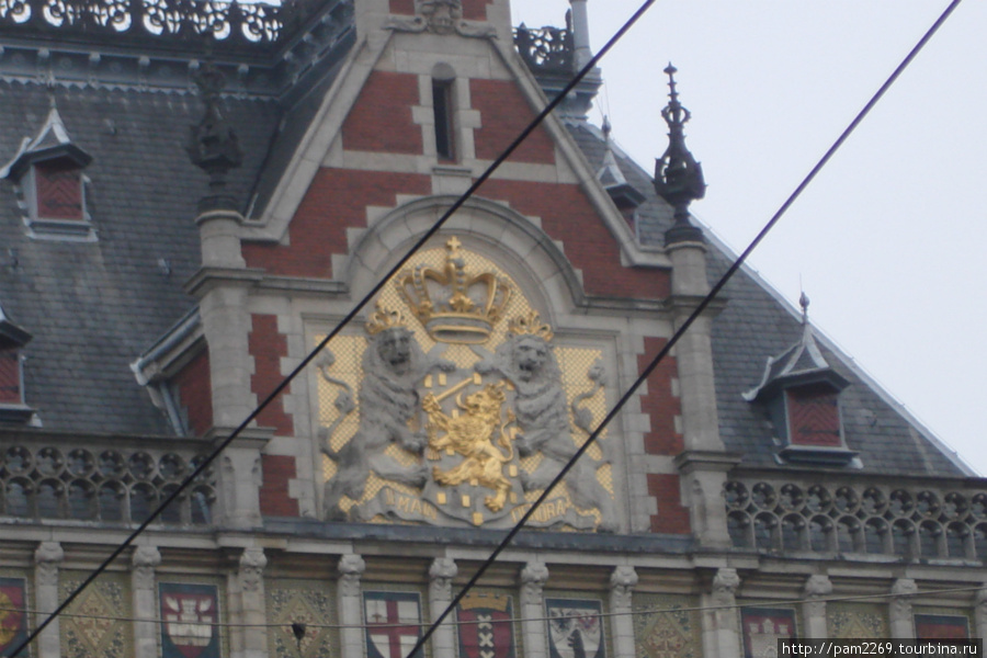 герд на фронтоне Амстердам, Нидерланды
