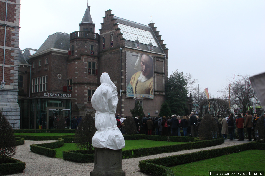очередь в музей Амстердам, Нидерланды