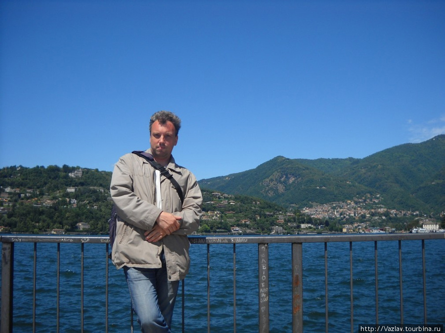 Я на фоне красоты Комо, Италия