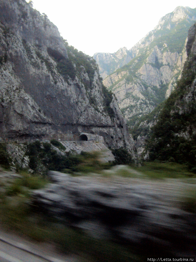 Автомобильный туннель Черногория