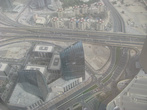 Вид со смотровой площадки Бурж Дубай. С погодой не повезло — была пустынная буря...((