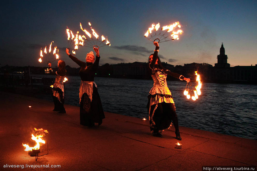 Fire Show | Адмиралтейская набережная Невы Санкт-Петербург, Россия