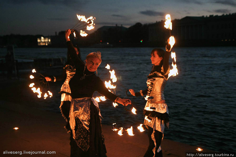 Fire Show | Адмиралтейская набережная Невы Санкт-Петербург, Россия