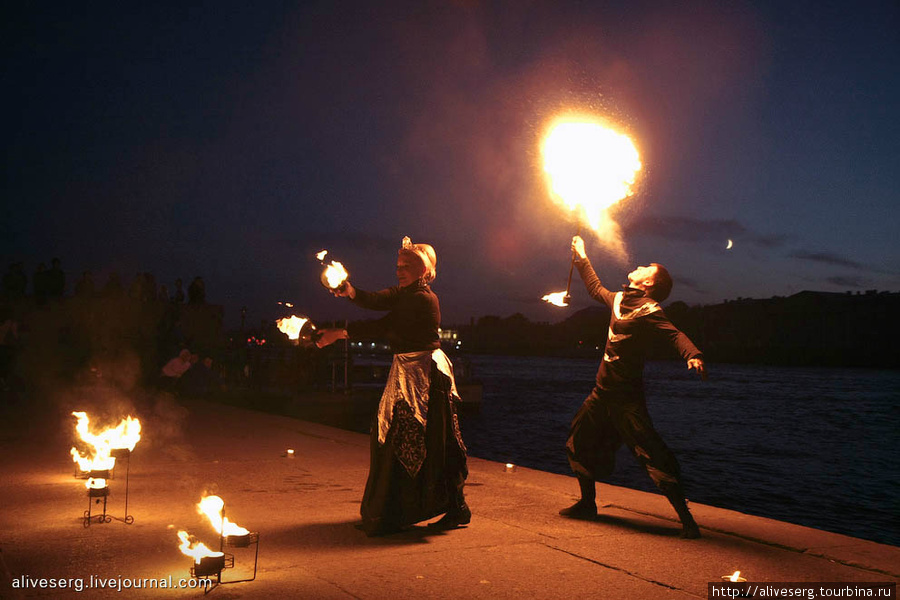 Fire Show | Адмиралтейская набережная Невы Санкт-Петербург, Россия