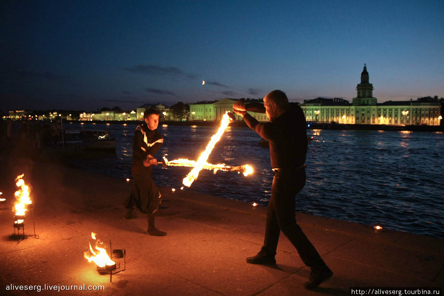 Fire Show | Адмиралтейская набережная Невы Санкт-Петербург, Россия