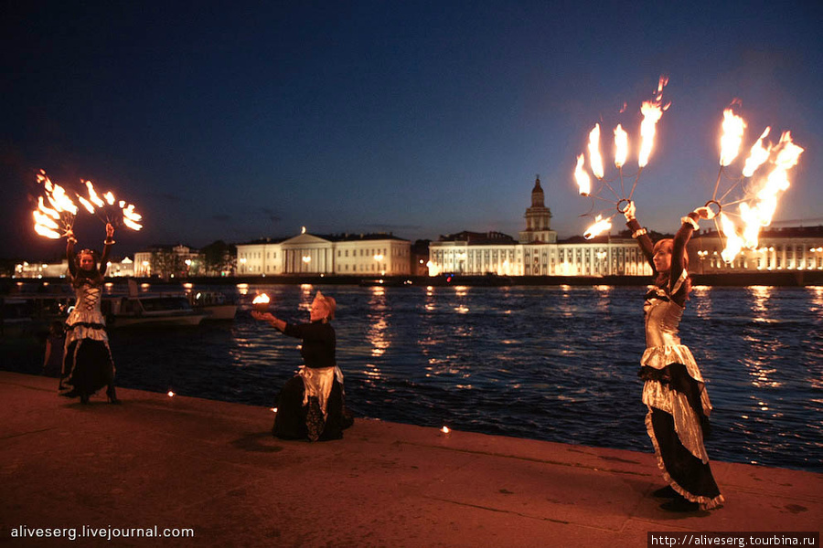 Fire Show | Адмиралтейская набережная Невы Санкт-Петербург, Россия