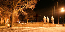 Рядом с собором — большое мемориальное кладбище, где похоронены финские солдаты, погибшие во Второй мировой войне.