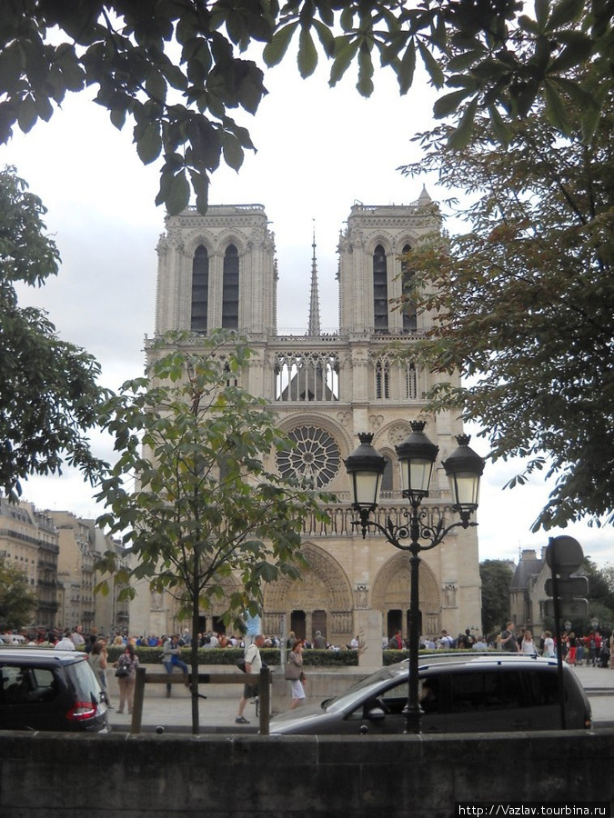 Собор Нотр-Дам — это святое... Париж, Франция