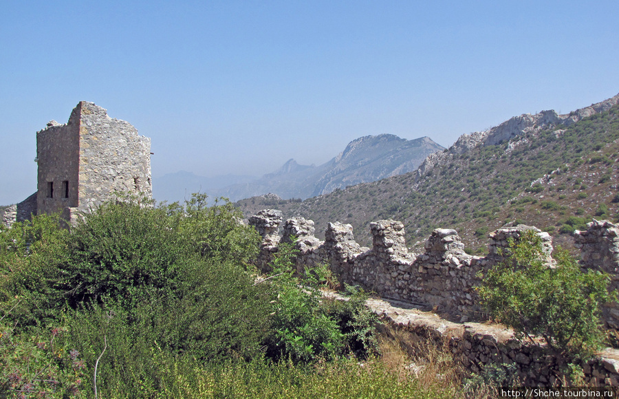 стена византийского периода Святого Иллариона замок, Турецкая Республика Северного Кипра
