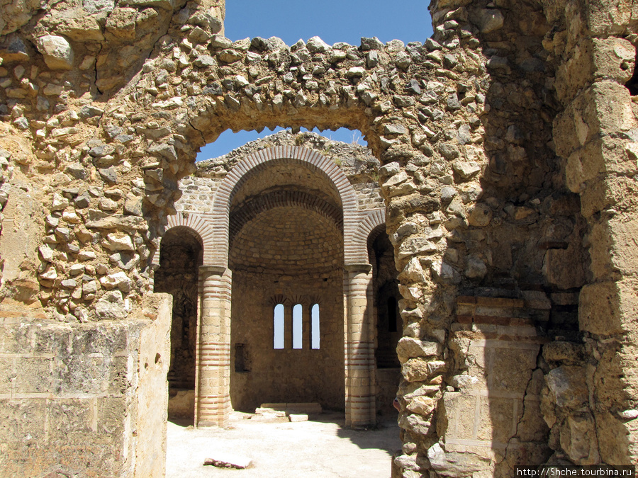 византийская церковь 10 век Святого Иллариона замок, Турецкая Республика Северного Кипра