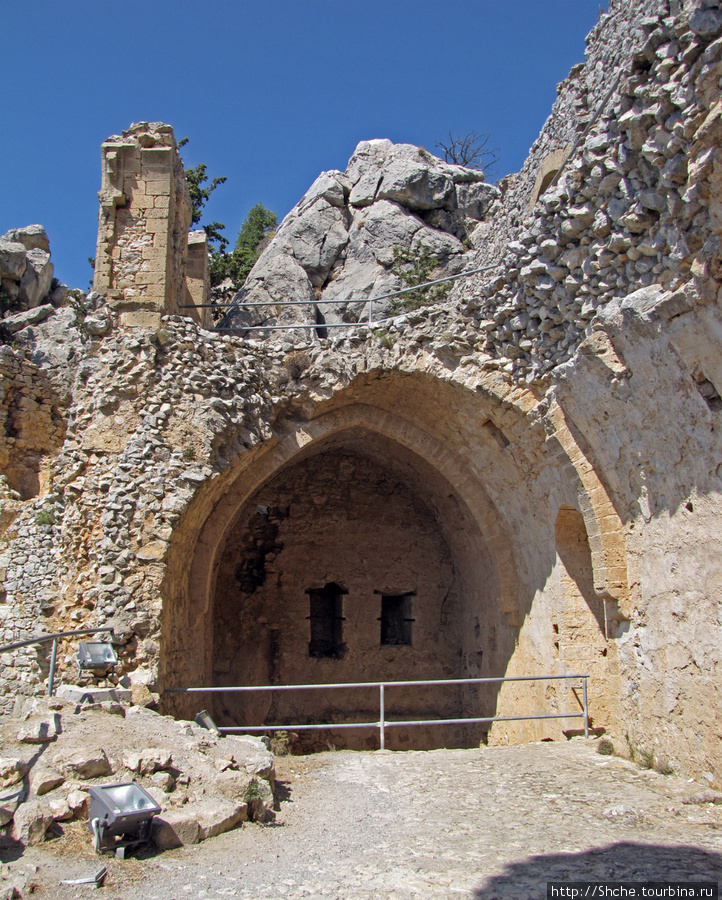 Замок Святого Иллариона- самая сохранившаяся крепость Кипра Святого Иллариона замок, Турецкая Республика Северного Кипра