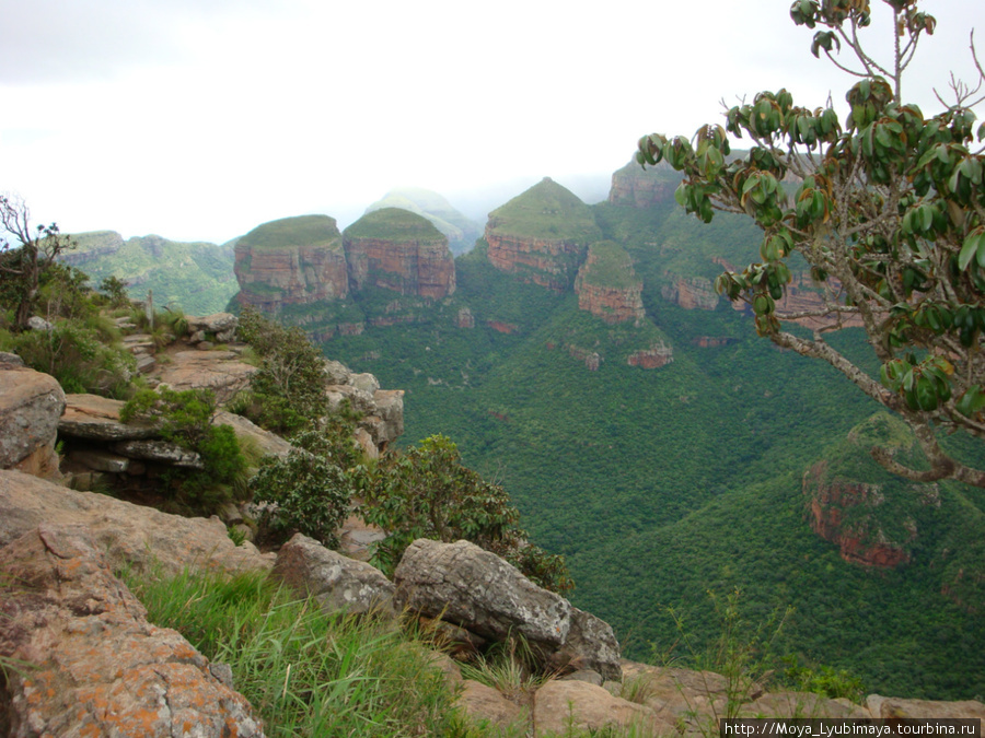 Панорамная эксукрсия по пути в Йоханесбург. Драконовы горы Малоти-Дракенсберг Национальный Парк, ЮАР