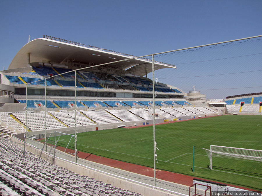 Стадион, где играют Омония и сборная Кипра Никосия, Кипр