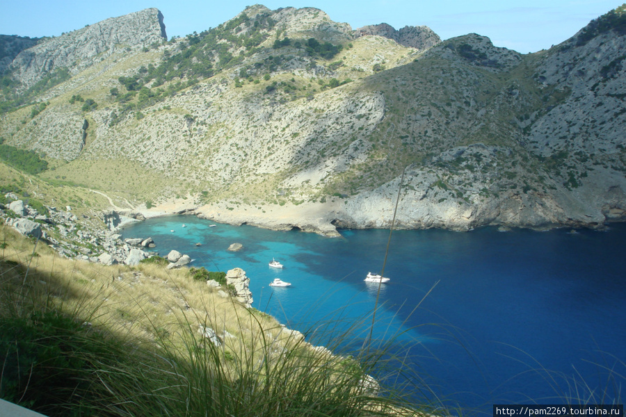 приятные удобные бухточки Мыс Форментор, остров Майорка, Испания
