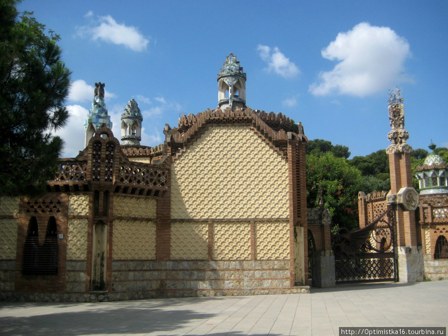 Павильоны Гуэль в Педральбесе Барселона, Испания