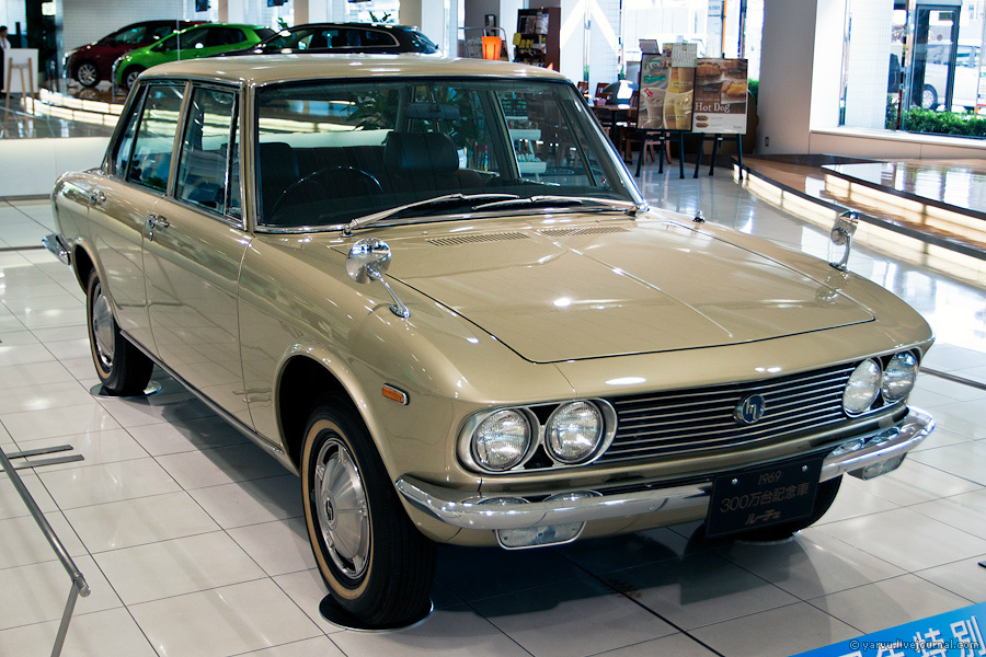 Mazda Luce 1969 года. Флагманская модель компании выпускалась до 1991 года (с модификациями, разумеется). Хиросима, Япония