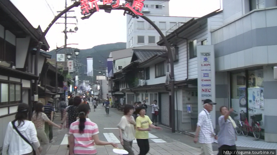 обзор улиц с перекрёстка где установят платформу Гудзё, Япония