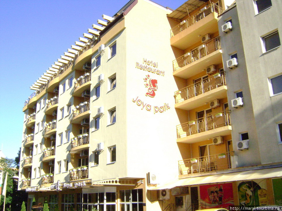 Отель Джоя Парк***. Часть этого отеля занимают благоустроенные квартиры — апартаменты, которые приобрели в собственность наши соотечественники Золотые Пески, Болгария