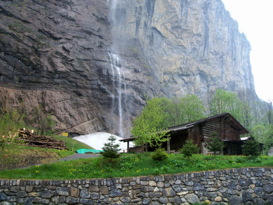 долина водопадов Лаутербрюнен, Швейцария