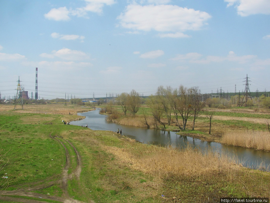 Река Уды, ТЭЦ.Слева посёлок Песочин. Харьков, Украина