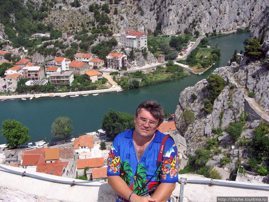 Омиш — приятный городок в устье реки Цетина Омиш, Хорватия