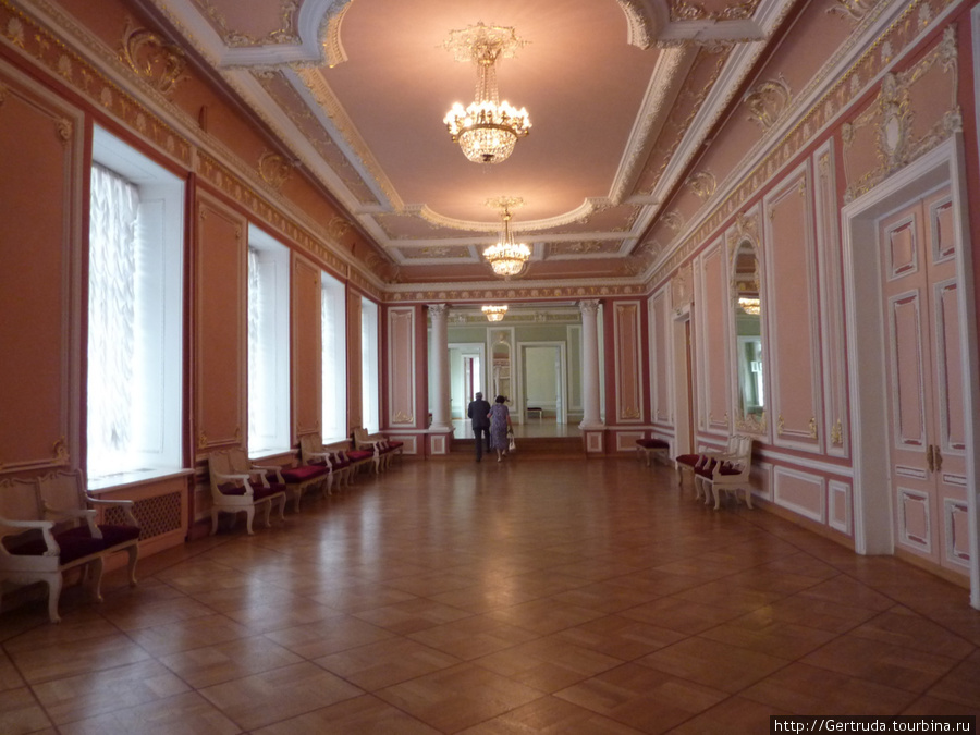 Один из холлов Малого зала. Санкт-Петербург, Россия