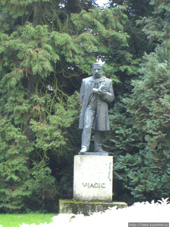 Памятник Витрославу Ягичу Вараждин, Хорватия