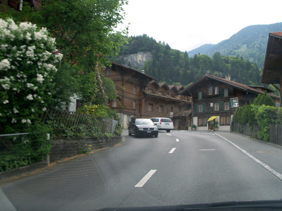 Дорога в долину водопадов Лаутербрюнен, Швейцария
