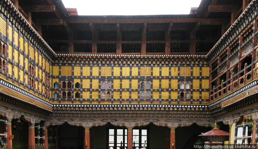 Внутри Паро Римпинг Дзонга Район Паро, Бутан