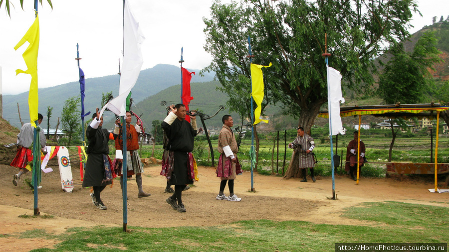 После хорошего попадания — ритуальный танец Район Паро, Бутан