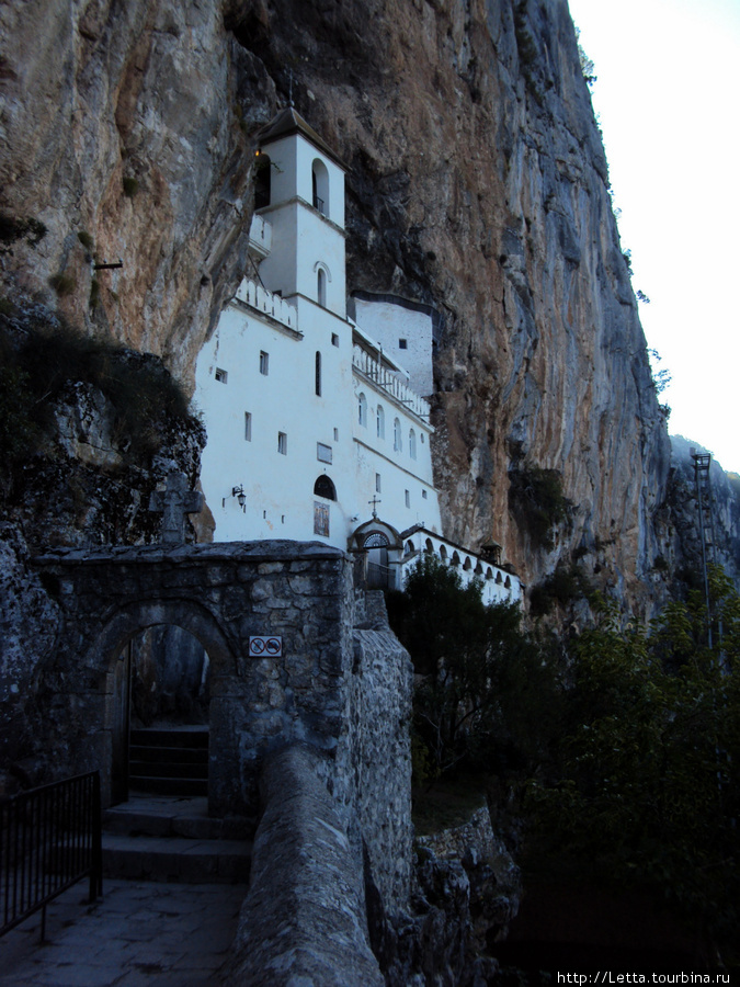 Монастырь Острог — Введенская церковь девы Марии монастырь Острог, Черногория