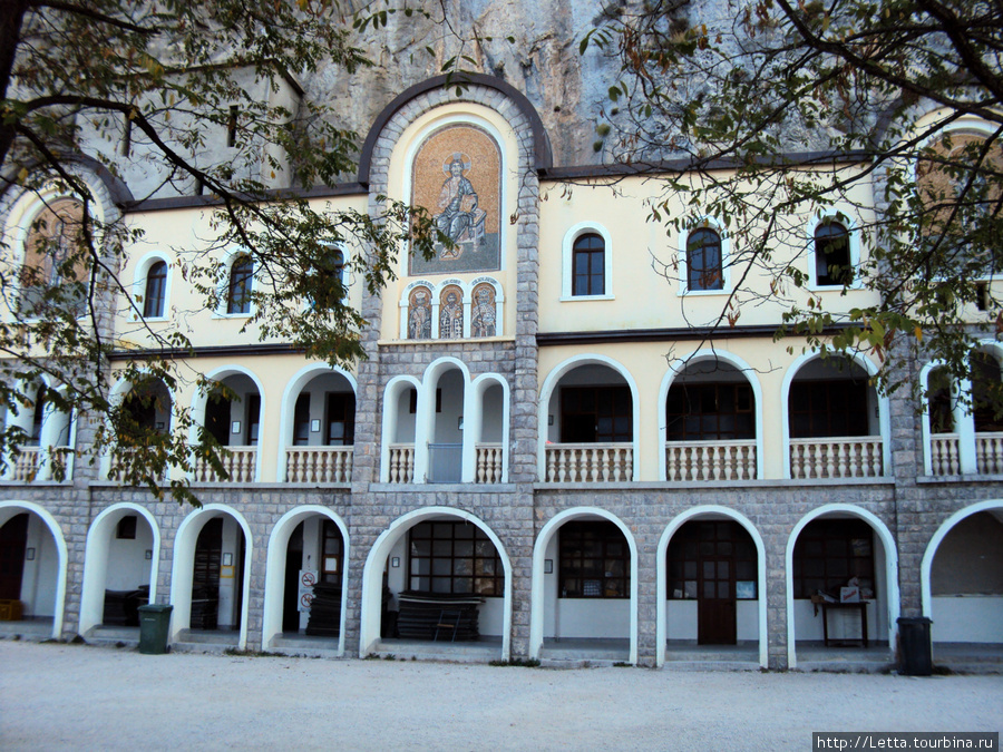 Монастырь монастырь Острог, Черногория