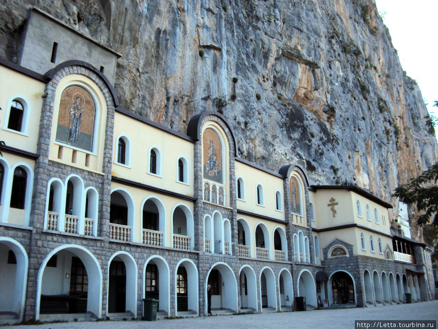 Утро в монастыре монастырь Острог, Черногория