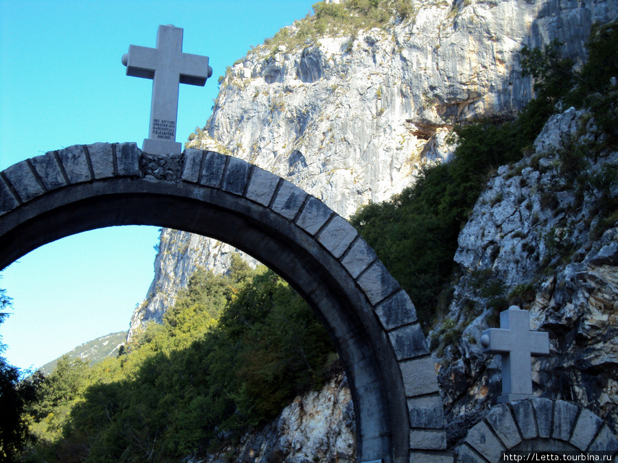 Вы покидаете территорию Верхнего Острога монастырь Острог, Черногория