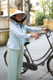 Жительница города Хуэ.
— У вас хорошие велосипеды. У меня тоже.