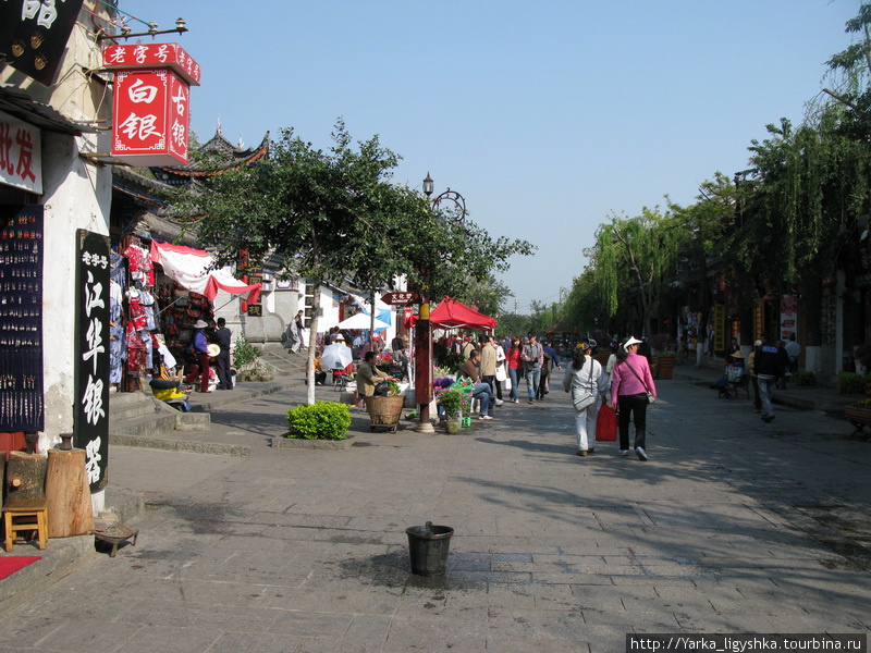 Центральная (туристическая) улица Дали, Китай