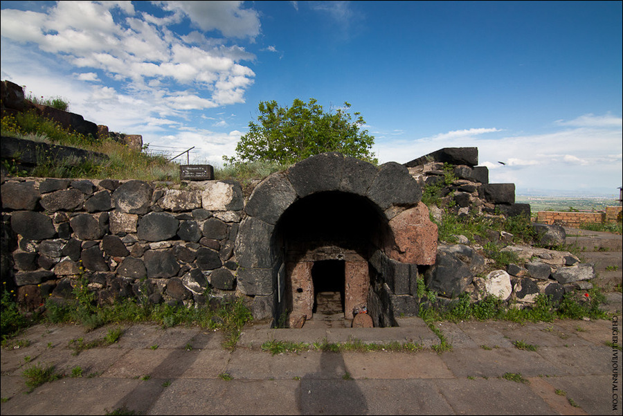 Гробница армянских царей Аршакуни Ахцк, Армения