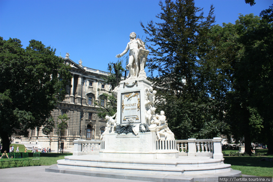 памятник Моцарту Вена, Австрия
