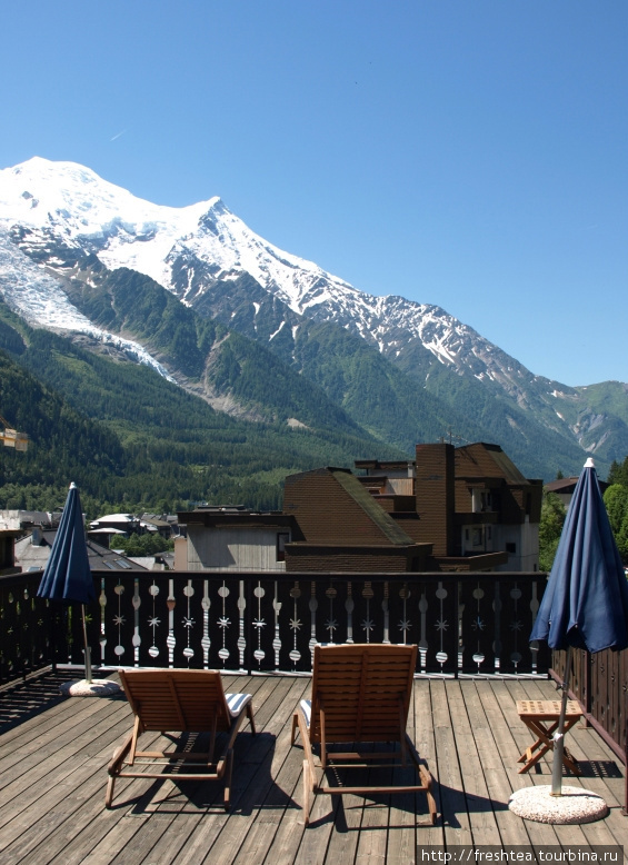 Симпатичный Park Hotel Suisse, хоть и скромняга рядом с аристократичным Mont Blanc Hotel, зато видом на легендарную вершину Альп тоже может похвастаться. Шамони, Франция