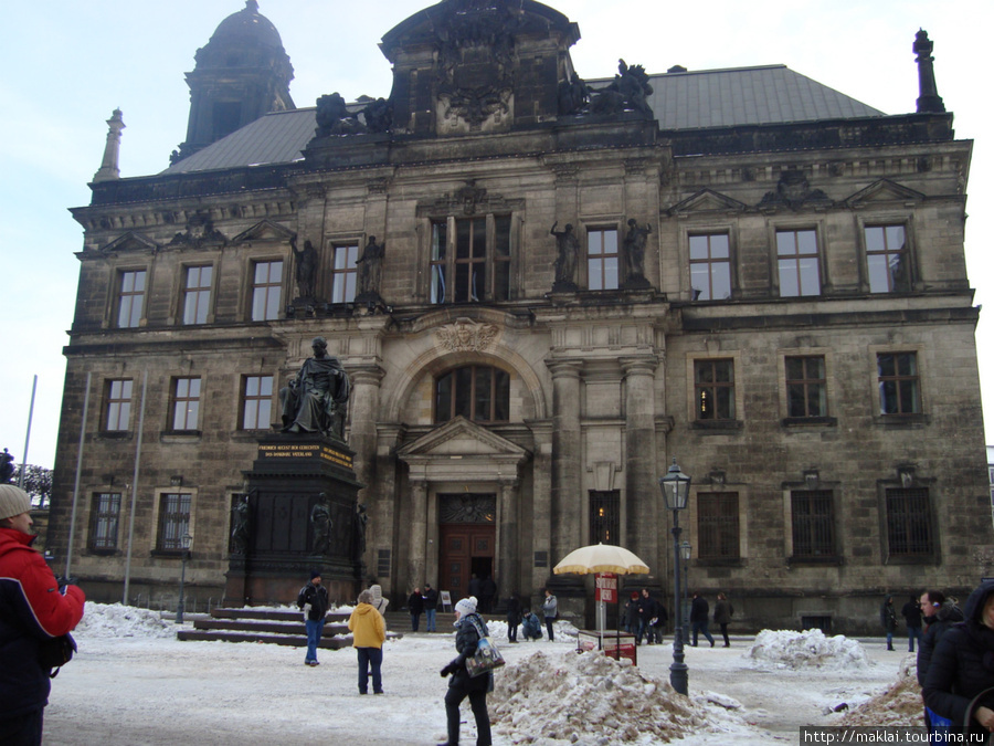 Дрезден. Здание архива. Дрезден, Германия